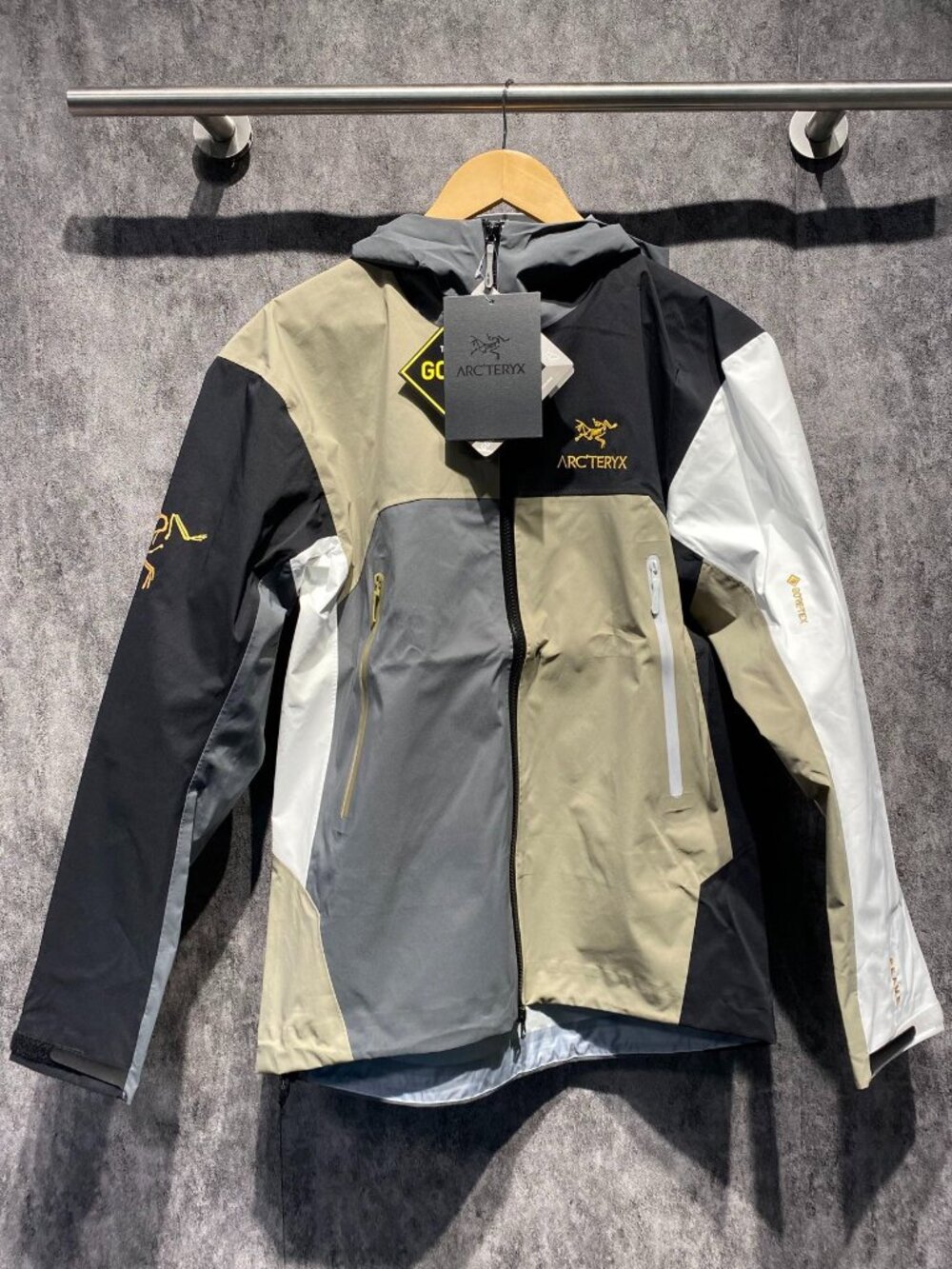 Arc'teryx BEAMS Hardshell Jacket